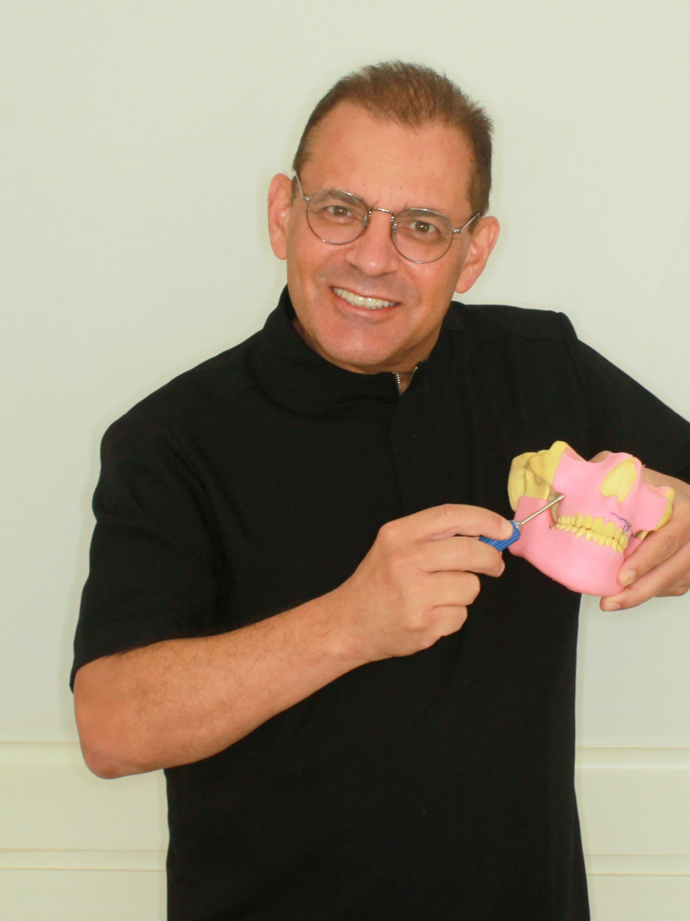 Prof. Fernando Manhães